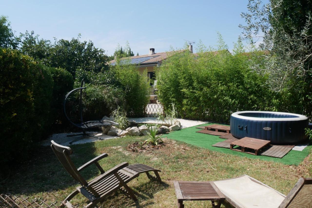 La Petite Maison Αρλ Εξωτερικό φωτογραφία